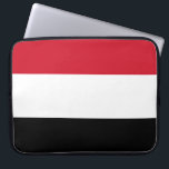 Capa Para Notebook Sinalizador do Iêmen<br><div class="desc">A bandeira do Iémen é uma tribanda horizontal. As cores usadas na bandeira são vermelho,  branco,  preto. A proporção da bandeira do Iémen é de 2:3. A bandeira do Iémen foi adotada em 1990. A primeira utilização do atual design de bandeira foi em 1990.</div>