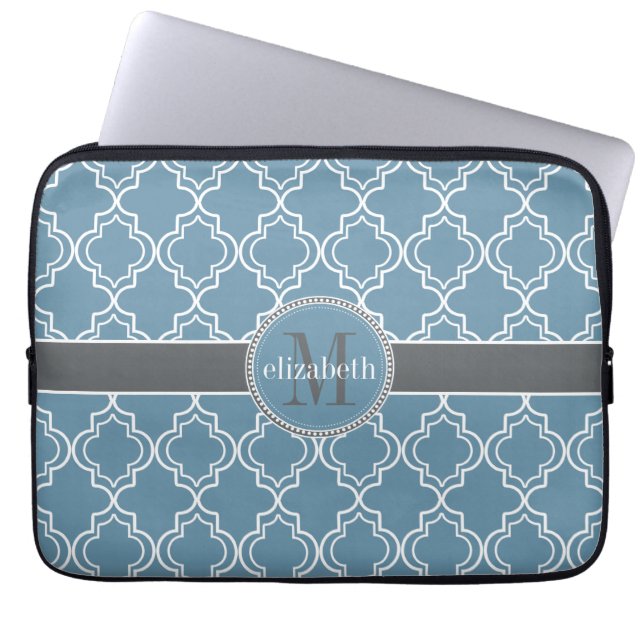 Capa Para Notebook Sky Blue Cinza White Quatrefoil Monograma de Marro (Frente)