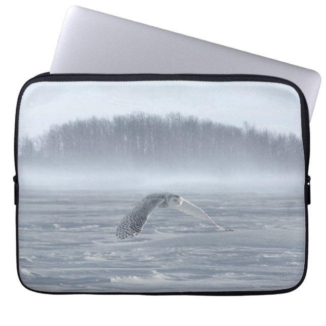 Capa Para Notebook Snowy Owl Voando No Inverno (Frente)