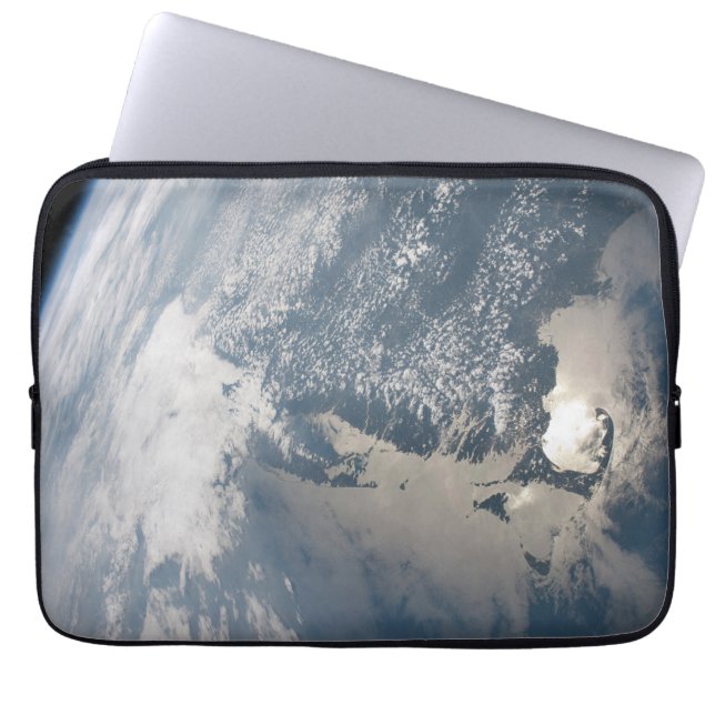 Capa Para Notebook Sol Nas Águas Da Terra. (Frente)