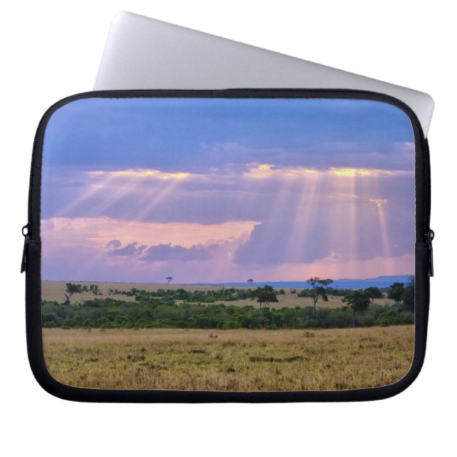 Capa Para Notebook Sol se pondo no Masai Mara. (Frente)