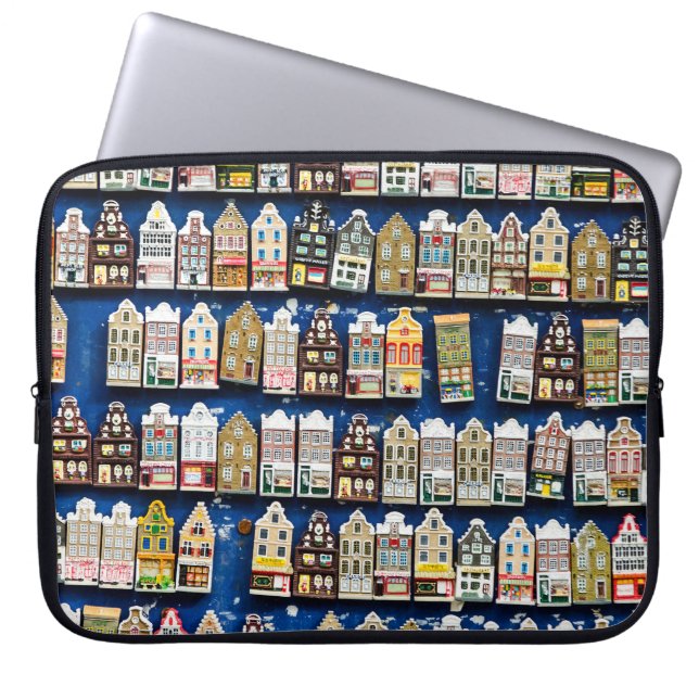 Capa Para Notebook Souvenirs holandesas, cena da rua de Amsterdã. (Frente)