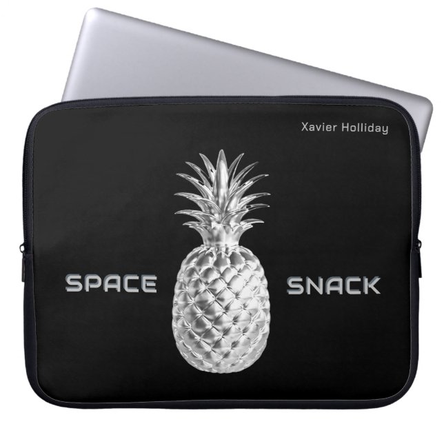Capa Para Notebook Space Snack Silver Pineapple Humor SciFi (Frente)