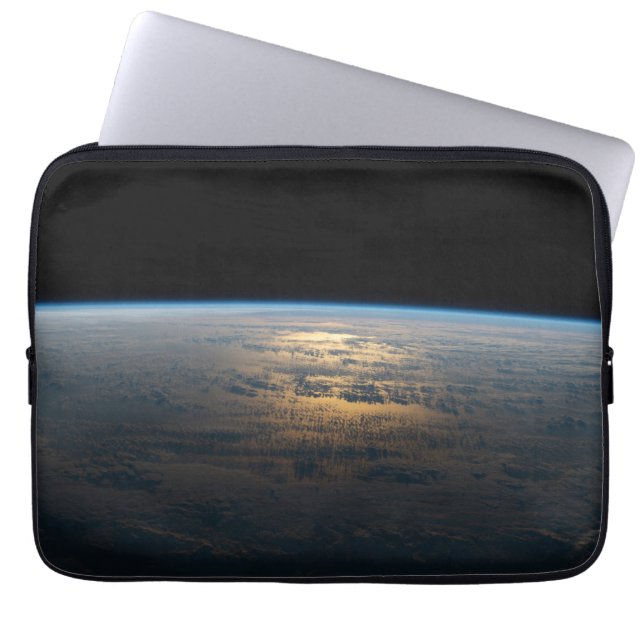 Capa Para Notebook Sunglint Beams De Um Pacífico Sul Parcialmente Nub (Frente)