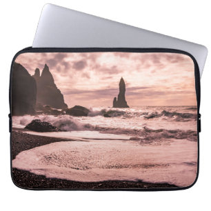 Capa Para Notebook Sunset na praia de areia negra de Reynisfjara, Isl