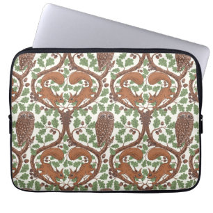 Capa Para Notebook Susurros da Floresta/Corujas e Esquilos no Carvalh