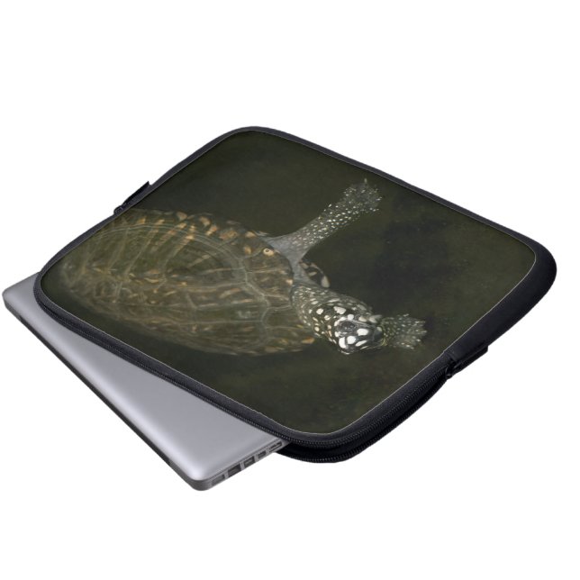 Capa Para Notebook Tartaruga Nadando (Frente Inferior)