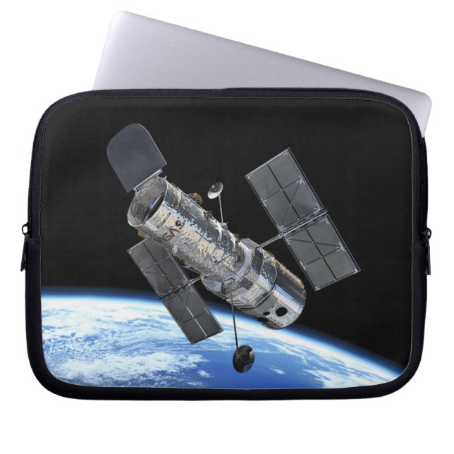 Capa Para Notebook Telescópio Espacial Hubble em Órbita Terrestre Fot (Frente)