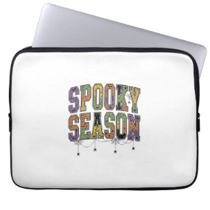 Capa Para Notebook Temporada Assustadora Tipografia Vintage de Hallow