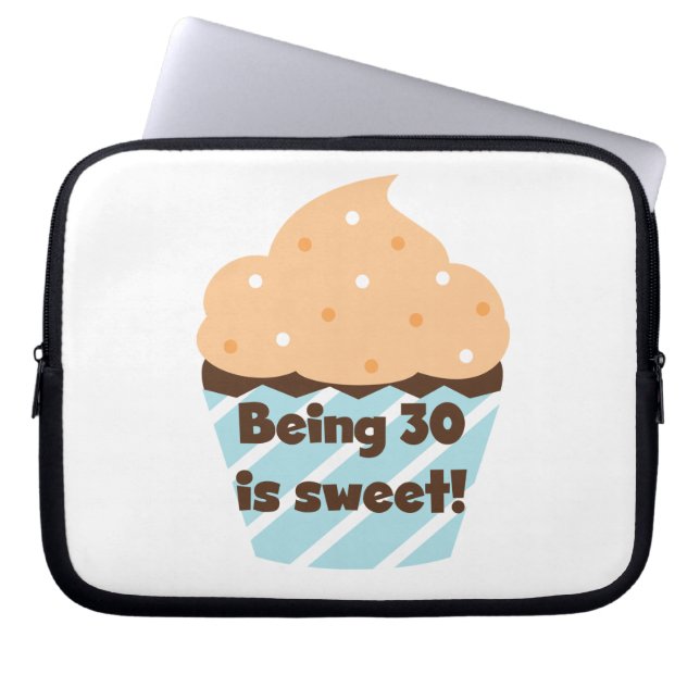 Capa Para Notebook Ter 30 é T-shirts e presentes doces (Frente)