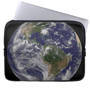 Capa Para Notebook Terra De cheio Com O Furacão Irene Na Costa Leste.