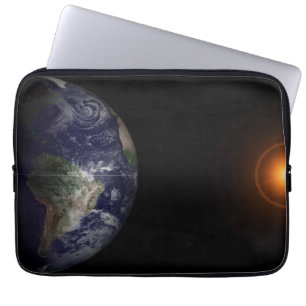 Capa Para Notebook Terra No Equinócio.
