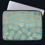 Capa Para Notebook teste padrão tropical do abacaxi do ouro elegante<br><div class="desc">Teste padrão na moda e à moda do abacaxi do ouro do falso. Você pode personalizar a cor do fundo.</div>