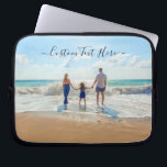 Capa Para Notebook Texto Personalizado da Bolsa de laptop de Fotograf<br><div class="desc">Bolsas de laptop personalizadas de fotos e texto - Design único - Família personalizada/amigos ou presente de Bolsa de laptop pessoal - Adicione seu texto e foto - Redimensionar e mover elementos com a ferramenta Personalização! Escolha fonte / tamanho / cor! Boa Sorte - Seja Feliz :)</div>