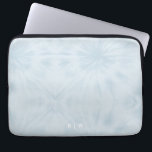 Capa Para Notebook Tie Dye | Monograma de Na moda Moderno de Pastel A<br><div class="desc">Um padrão simples de coloração de gravata com uma paleta de cor azul pasta mole. O presente ou acessório perfeito para a tendência pode ser facilmente personalizado com seu nome, iniciais, monograma, hashtag ou slogan! Tie-Dye é fazer grande retorno agora e é oficialmente a maior tendência do ano! Pensamos que...</div>