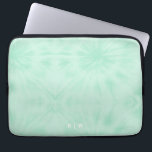 Capa Para Notebook Tie Dye | Monograma verde da Casa de Pastel<br><div class="desc">Um simples padrão de coloração de gravata com uma paleta de cor verde de menta pastel macia. O presente ou acessório perfeito para a tendência pode ser facilmente personalizado com seu nome, iniciais, monograma, hashtag ou slogan! Tie-Dye é fazer grande retorno agora e é oficialmente a maior tendência do ano!...</div>