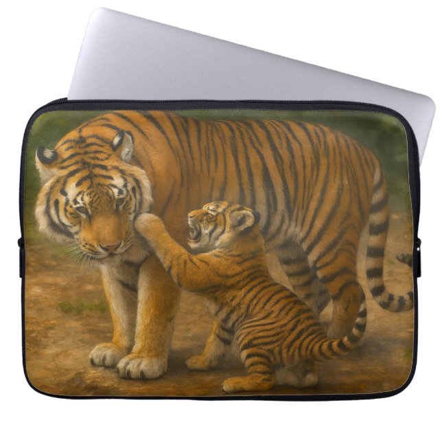 Capa Para Notebook Tigre Tenderness - Pai e Cubo na Floresta (Frente)