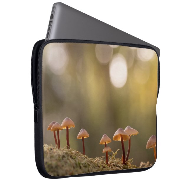 Capa Para Notebook Tiny Mushroom Nature Foto (Frente Esquerda)