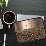 Capa Para Notebook Tipo leopardo modelo em forma de logotipo, metal p<br><div class="desc">Um elegante,  glamouroso e feminino com padrão leopardo marrom e preto,  decorado com confete ouro. Uma grande banda metálica de bronze falso. Modelo para seu próprio negócio,  logotipo da empresa. Perfeito para uma empresária!</div>