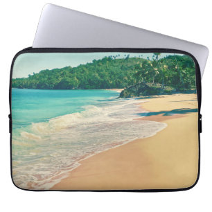 Capa Para Notebook Tranquil Tropical Island Beach