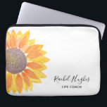 Capa Para Notebook Treinador Personalizado para a Vida dos Girassóis<br><div class="desc">Esta única Capa Lap Top é decorada com um girassol amarelo de cor d'água. Facilmente personalizável com seu nome e sua ocupação. Use a opção Personalizar mais para alterar o tamanho, o estilo ou a cor do texto, se desejar. Porque nós criamos nosso próprio trabalho de arte você não encontrará...</div>