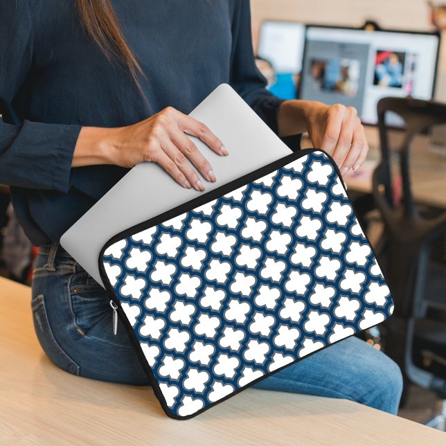 Capa Para Notebook Trellis, Latite, Quatrefoil, de cor branca e Marin (Criador carregado)