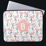 Capa Para Notebook Trendy Princess Flamingo Pattern Monograma Rosa<br><div class="desc">Flflamingos bonitos vestindo a bolsa de laptop monogramada.</div>