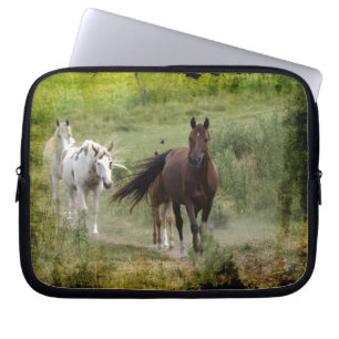 Capa Para Notebook Três Cavalos Caminhantes e Presente de Amante Anim