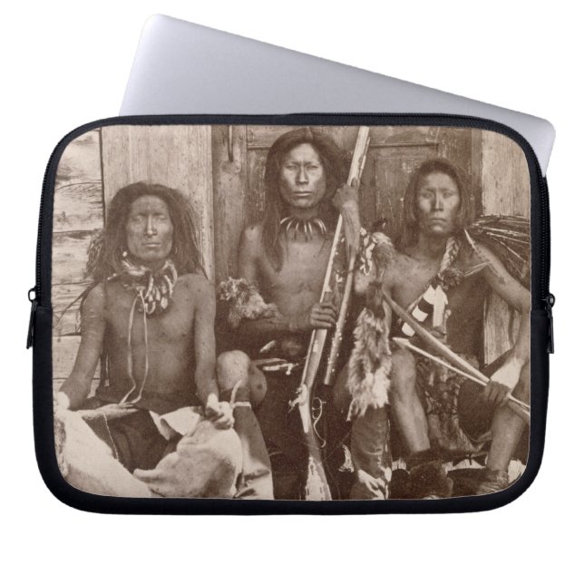 Capa Para Notebook Três indiano Braves, fotografado pelo inglês real (Frente)