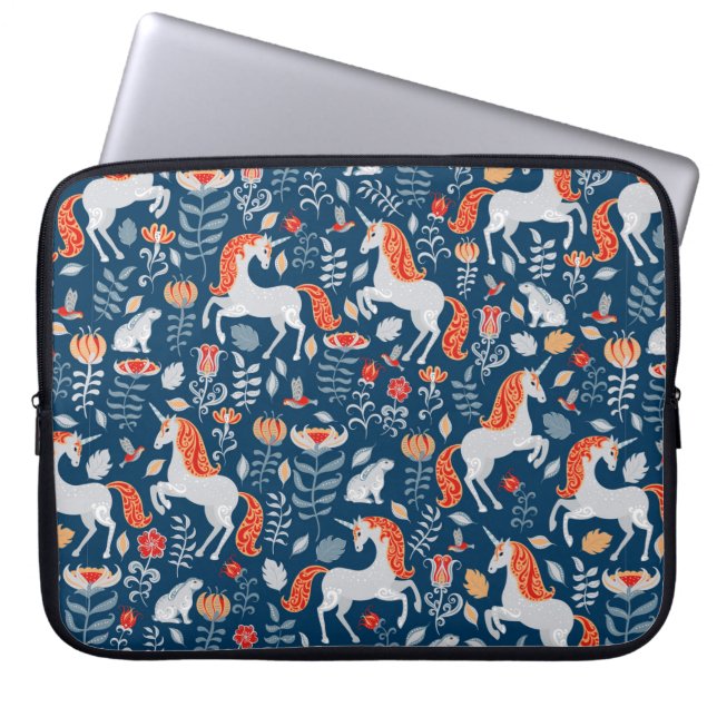 Capa Para Notebook Unicórnios, coelhos, pássaros, flores em um fundo  (Frente)