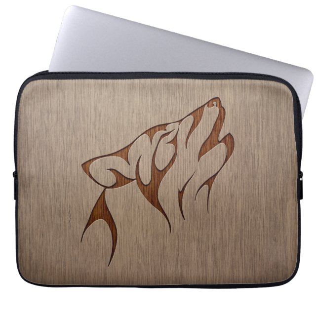 Capa Para Notebook Urro do lobo gravado no design de madeira (Frente)