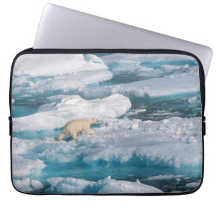 Capa Para Notebook Urso polar que anda no mar