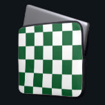 Capa Para Notebook Verde e branco verificados<br><div class="desc">Legal padrão simples verde e branco é feito de filas de quadrados brancos e verdes alternados. Sinta-se livre para personalizar o produto para torná-lo seu. Imagem de pixel 9000 x 6000 criada digitalmente. Copyright ©2013 Claire E. Skinner, Todos os direitos reservados. Para ver este design em outros itens, clique no...</div>