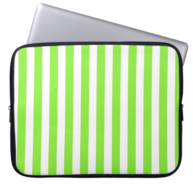 Capa Para Notebook Verdes limões e faixas brancas de doces (Frente)