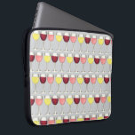 Capa Para Notebook Vidro de Vidro de Rosé Branco Vermelho Vidro Vinho<br><div class="desc">Design apresenta uma ilustração original de uma fileira de vinhos tintos,  brancos e rosados em óculos. Ideal para o seu entusiasta favorito do vinho. Não vê o que está procurando? Precisa de ajuda para a personalização? Entre em contato com Rebecca para ter algo projetado só para você.</div>