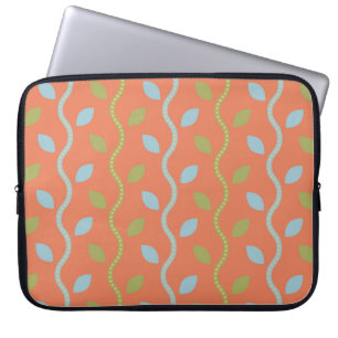 Capa Para Notebook Vinhas Azuis e Verdes com Padrão Floral Laranja