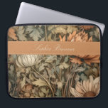 Capa Para Notebook Vintage William Morris Autumn Floral<br><div class="desc">Este simples, mas elegante design apresenta um William Morris bronzeado, marrom, verde-sábio e um padrão floral de ferrugem suave. Proteja seu laptop ou tablet com estilo com este design clássico. Adicione um nome para personalizá-lo. Faz um presente de Natal ou Dia de as mães. Criado pela imprensa simplesmente de farmácia....</div>