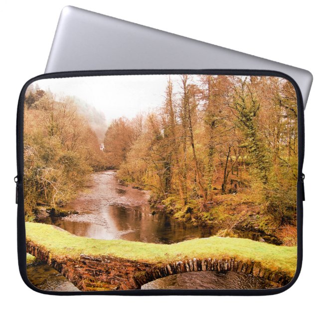 CAPA PARA NOTEBOOK VISÕES DAS PAREDES (Frente)