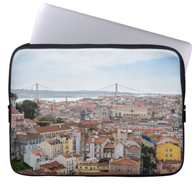 Capa Para Notebook Vista da antiga cidade de Lisboa e 25 da ponte de  (Frente)