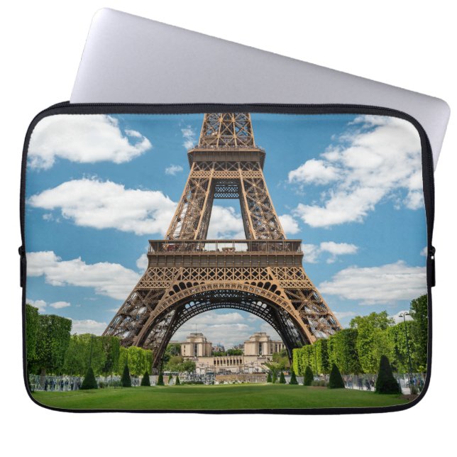 Capa Para Notebook Vista da Torre Eiffel do Parque Público Champ de M (Frente)