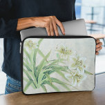 Capa Para Notebook White Lily<br><div class="desc">White Lily é uma pintura de pincel no estilo tradicional chinês "gongbi". Aquarela e tinta em papel de arroz. O lírio é chamado 百 合 em chinês, que é pronunciado como bău i hé, que tem o significado simbólico de "união feliz por cem anos". O lírio é a flor do...</div>
