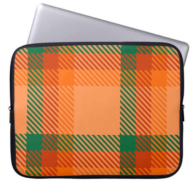 Capa Para Notebook Xadrez Escocesa Verde, Vermelho, Laranja e Beige T (Frente)