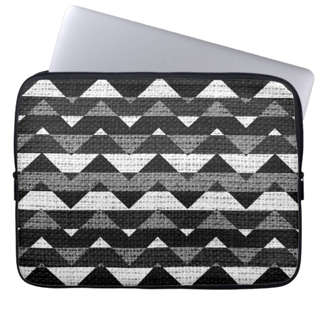 Capa Para Notebook Xadrez Preto e Branco em Zigue-Zague em Burel Juta (Frente)