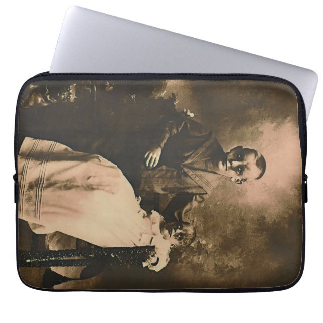 Capa Para Notebook Zombie Siblings (Frente)