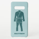 Capa Para Samsung Galaxy Personalizado o Uniforme Jiu Jitsu BJJ Gi<br><div class="desc">Mostre seu amor pelo Jiu Jitsu ou BJJ brasileiro com essa capa de telefone personalizada. Este caso apresenta uma ilustração de uma gi BJJ ou uniforme em cor azul-clara contra um fundo de cor azul-claro e está pronto para ser personalizado com um nome abaixo em letras de cor correspondentes.</div>