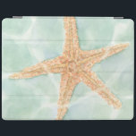 Capa Smart Para iPad Starfish náutico na água<br><div class="desc">Esta pintura de Chariklia Zarris fará você sentir um mundo de diferença toda vez que você olha para ela. Você pode se imaginar na praia caçando estrelas-do-mar ou brincando na areia. A imagem de Zarris é perfeita para aqueles que amam a vida marinha e querem levá-la para onde quer que...</div>