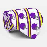 Capacete de futebol roxo em gravata amarela e bran