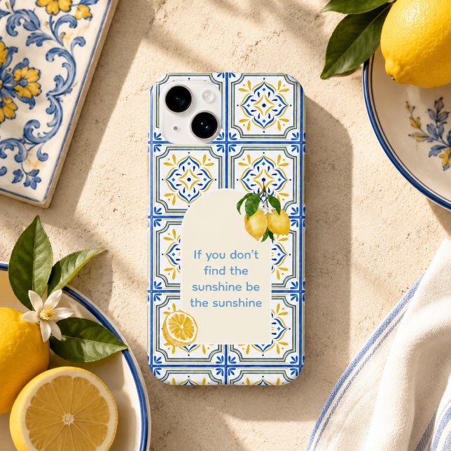 Capinha de iPhone com padrão mediterrâneo azul e a (Criador carregado)