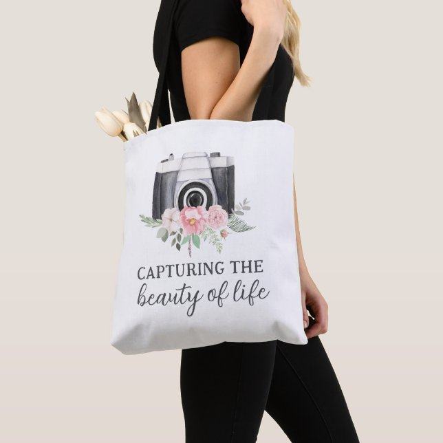 Capturando A Beleza Da Vida Tote Bag (Close Up)