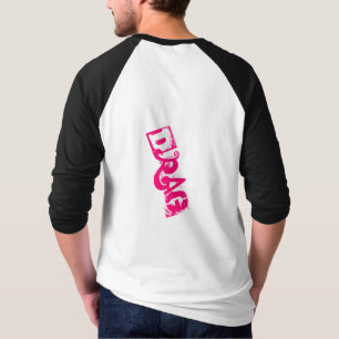 Caricatura Drag Queen chutando a perna na T-Shirt